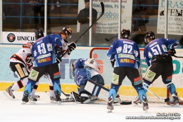 Középszakasz: Sapa Fehérvár AV19-HC Orli Znojmo: 0-3 (Soós Attila)