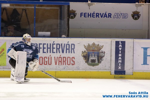 Fehérvári Titánok - UTE 3-4